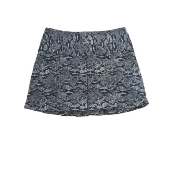 W118 by Walter Backer Black and White Saks Off 5th Women's size 4‎ mini skirt - Picture 1 of 8